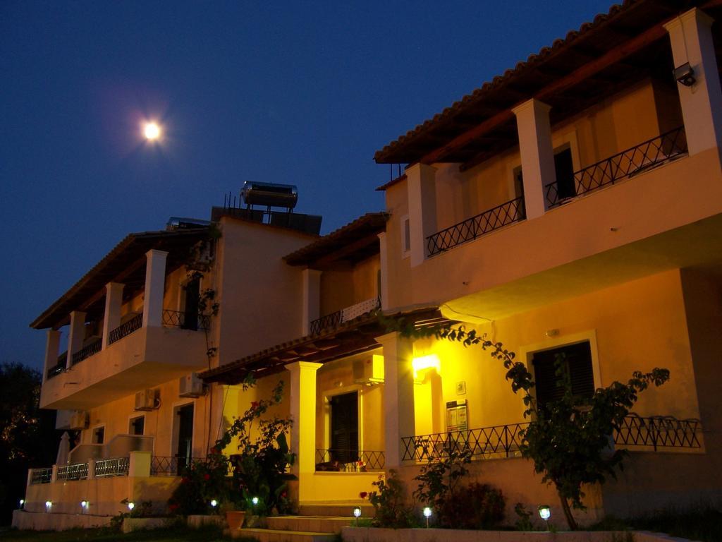 Rising Sun Apartments&Studios Benitses  Bagian luar foto