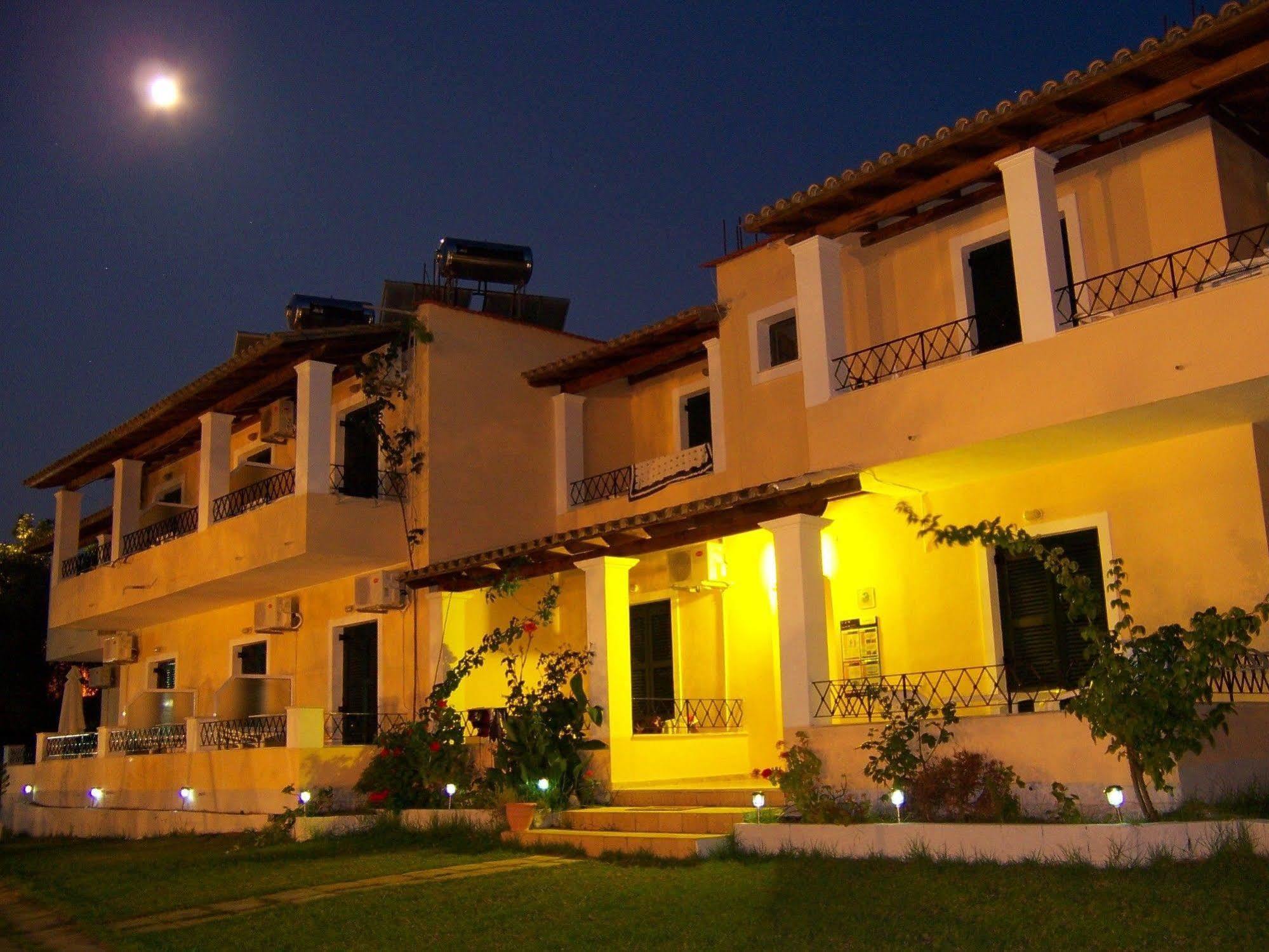 Rising Sun Apartments&Studios Benitses  Bagian luar foto