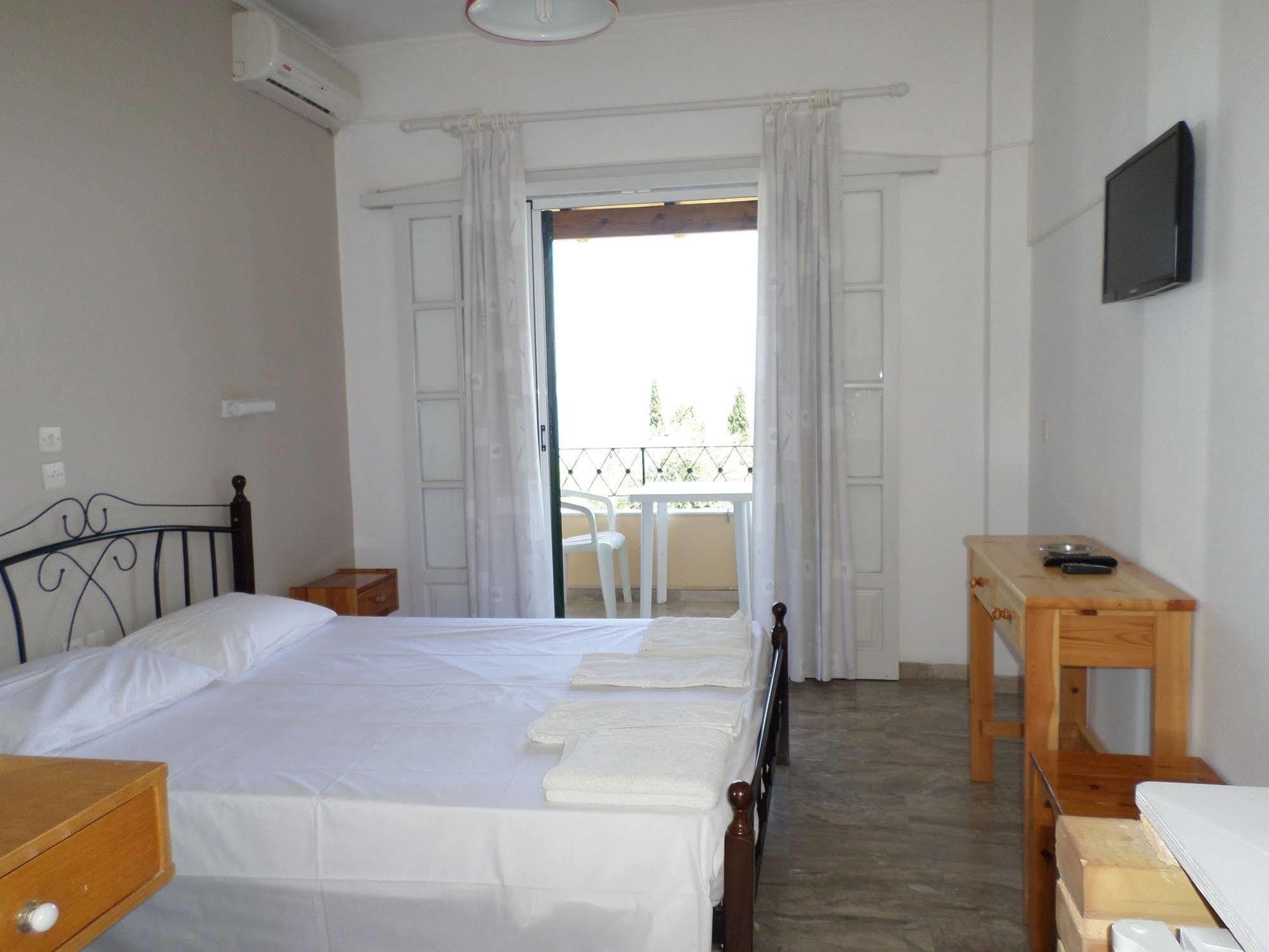 Rising Sun Apartments&Studios Benitses  Bagian luar foto