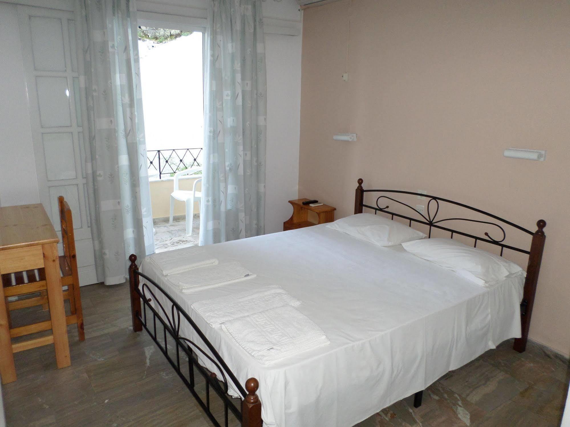Rising Sun Apartments&Studios Benitses  Bagian luar foto