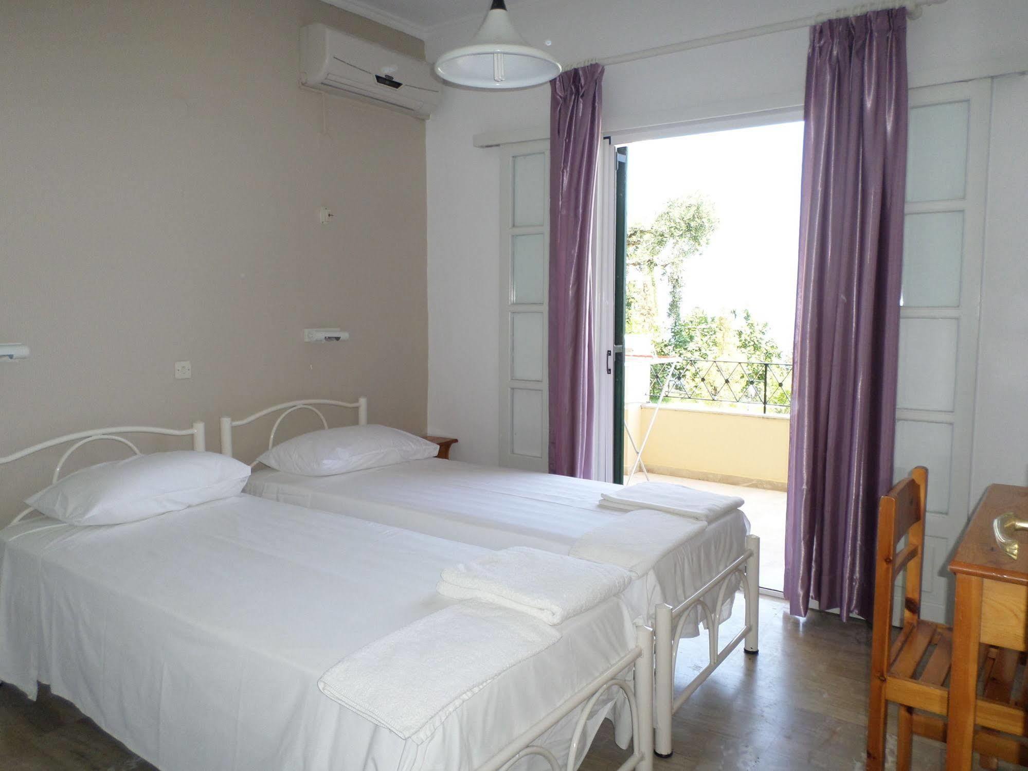 Rising Sun Apartments&Studios Benitses  Bagian luar foto