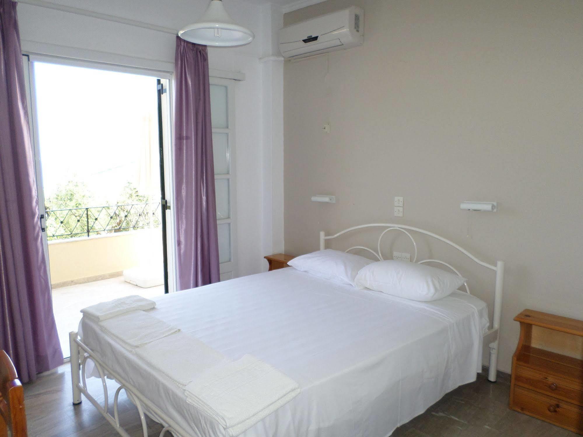 Rising Sun Apartments&Studios Benitses  Bagian luar foto