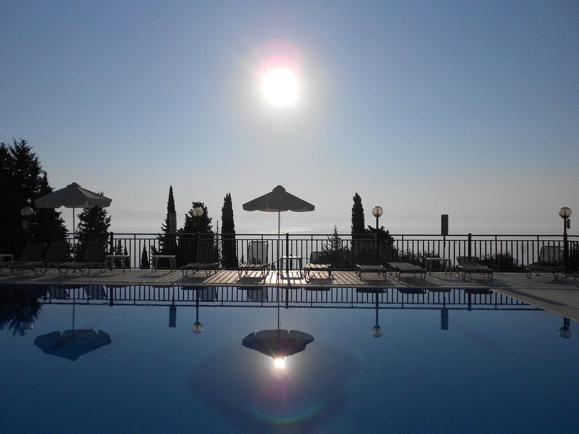 Rising Sun Apartments&Studios Benitses  Bagian luar foto